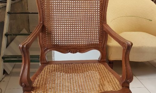 Chaise rustique rénové à Roquemaure métropole