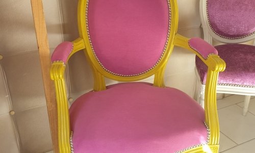 Chaise rose style Louis XVI  dans la région Occitanie