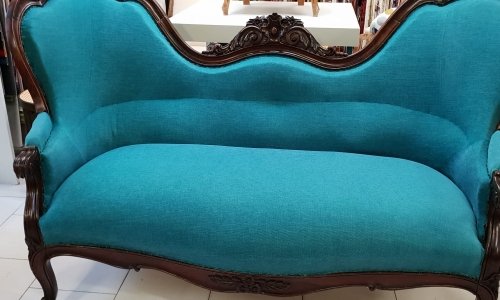 Sofa bleu par tapissier matelassier Roquemaure